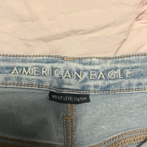 American Eagle Ripped Light Wash Super High Rise Jegging - Picture 7 of 8